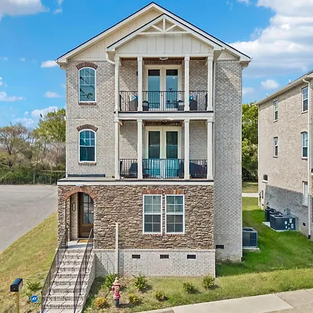 Friends In Skyline Places, 10 Min To Broadway, Perfect For Groups * Nashville
