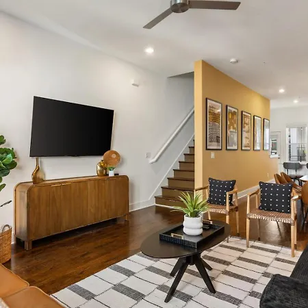 Private Rooftop Near Vanderbilt Only 2 Miles From Downtown Holiday home