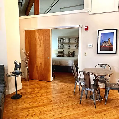 Apartment Writers Round Nashville