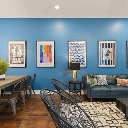 Walk To Vanderbilt And Belmont With Garage And Rooftop Deck *