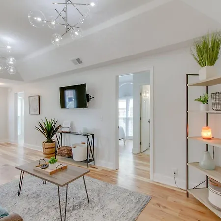Holiday home The Grant | 9 Mins To Downtown, Vandy On Foot