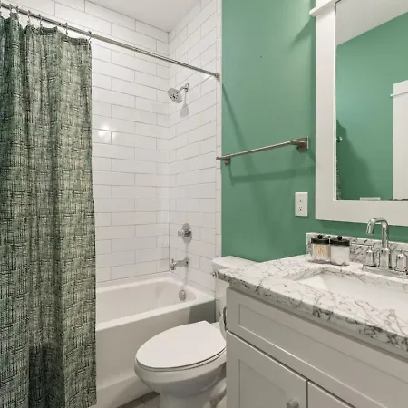 Private Rooftop Near Vanderbilt Only 2 Miles From Downtown * Nashville