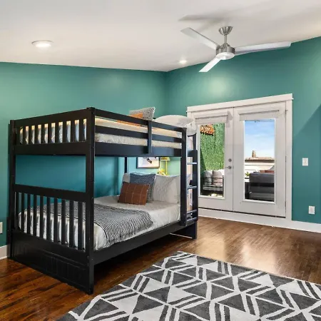 Private Rooftop Near Vanderbilt Only 2 Miles From Downtown *