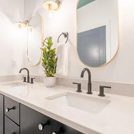 Luxe Group With Hot Tub & Rooftop Lounge Holiday home Nashville