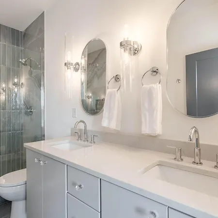 Retreat With Hot Tub & Private Garage Nashville