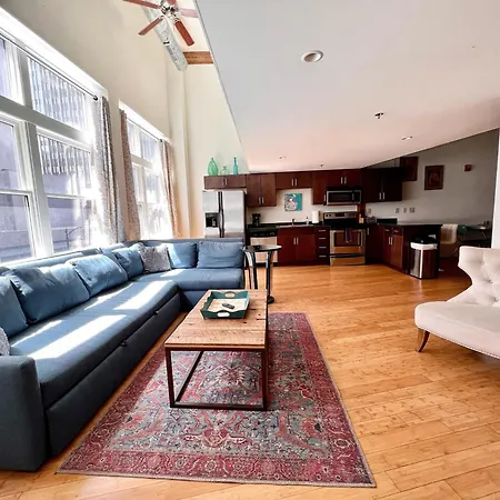 Dolly Apartment Nashville