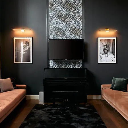 Stylish 2 Penthouse Walk To Shopping, Food, 1 Of 7 Themed Lofts At Cowrite, Find Coffee And Tacos Downstairs, Complimentary Spin Class, Walk To Shopping In 12 South, 10 Minutes To Broadway, Parking, 24 Hr Hospitality Apartment *