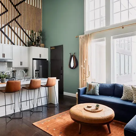 Soaring Ceilings & King Beds Overlooking Courtyard, 1 Of 7 Themed Lofts At Cowrite, Find Coffee And Tacos Downstairs, Complimentary Spin Class, Walk To Shopping In 12 South, 10 Minutes To Broadway, Parking, 24 Hr Hospitality * Nashville