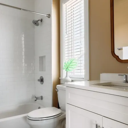 Penthouse In 12 South With Balcony, Near Broadway! Nashville