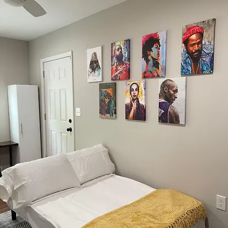 The Jefferson Weekend Haven Prime Location Apartment