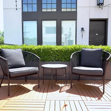 Courtyard Penthouse, Kings Beds & Soaring Ceilings, 1 Of 7 Themed Lofts At Cowrite, Find Coffee And Tacos Downstairs, Complimentary Spin Class, Walk To Shopping In 12 South, 10 Minutes To Broadway, Parking, 24 Hr Hospitality Apartment Nashville