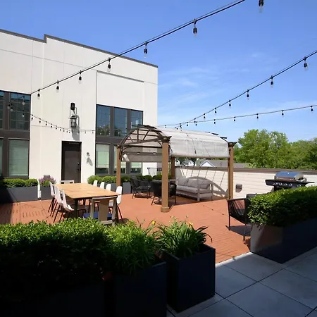 Courtyard Penthouse, Kings Beds & Soaring Ceilings, 1 Of 7 Themed Lofts At Cowrite, Find Coffee And Tacos Downstairs, Complimentary Spin Class, Walk To Shopping In 12 South, 10 Minutes To Broadway, Parking, 24 Hr Hospitality Nashville