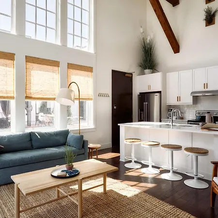 Penthouse In 12 South With Balcony, Near Broadway! *