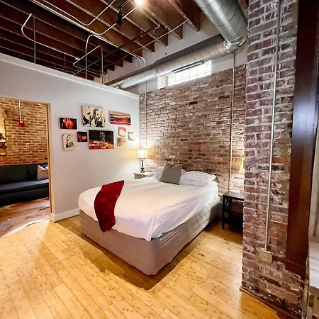 Waylon Apartment