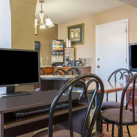 Super 8 By Wyndham Antioch/nashville South East Hotel 2*
