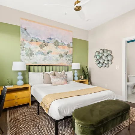 Holiday home Modern 2-bedroom In Nashville