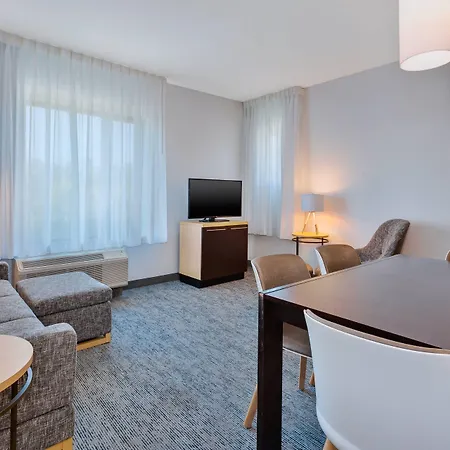 Hotel Towneplace By Marriott Airport 3*
