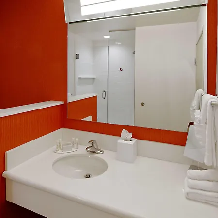 Hotel Courtyard By Marriott Hills 3*