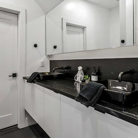 Haven With Gorgeous Skyline Views Holiday home