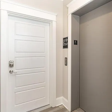 Holiday home Trilogy - Private Porch - Walk To Centennial Park *