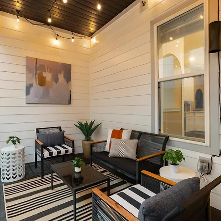 Private Rooftop Near Vanderbilt Only 2 Miles From Downtown Holiday home