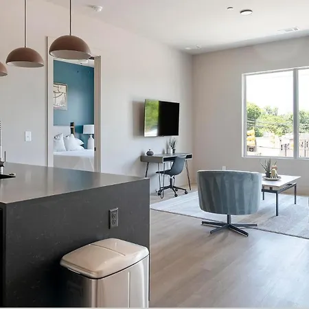 Landing Apartments - The Haysboro Apartment Nashville