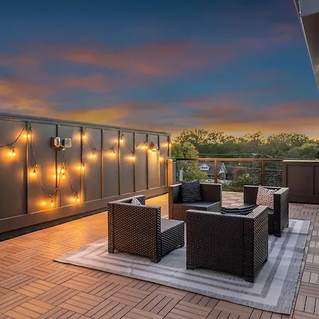 Holiday home New 2 Luxe Townhomes With Rooftops Sleeps 24 Nashville