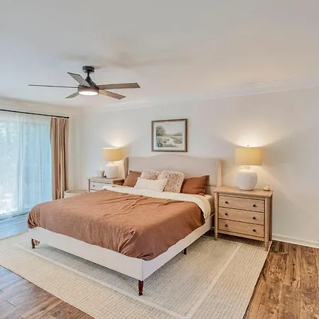 Group Haven Retreat- 2 Min To Lake! 15 Min To Dt! Holiday home Nashville
