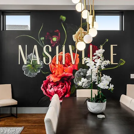 Luxe Getaway With Hot Tub * Nashville