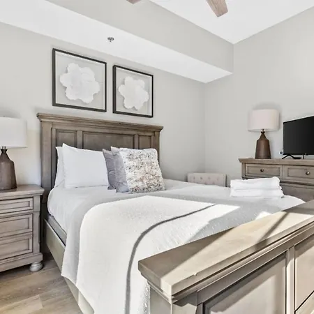 Luxurious Downtown-2 Bed 2 Bath Corner 2m Nashville