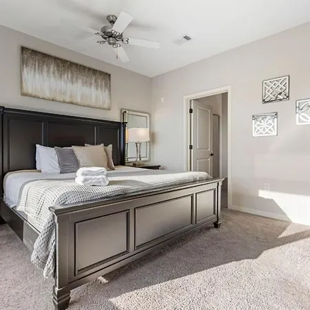 Luxurious Downtown Corner Views 2 Bed 2bath 61