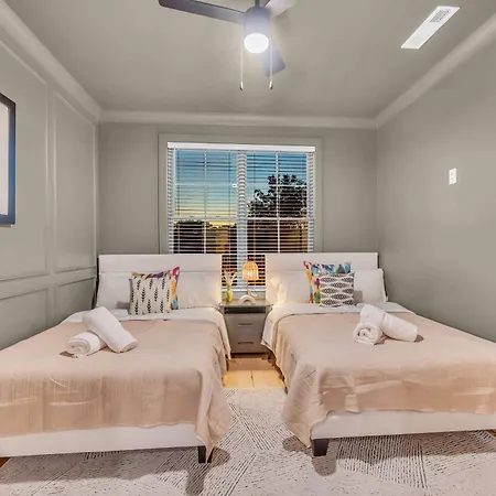 New 2 Luxe Townhomes With Rooftops Sleeps 24 * Nashville