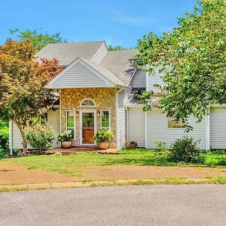 Holiday home Group Haven Retreat- 2 Min To Lake! 15 Min To Dt! Nashville