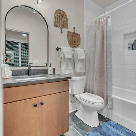 Holiday home New 2 Luxe Townhomes With Rooftops Sleeps 24