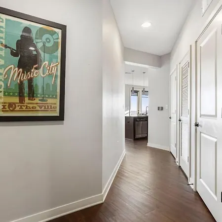 Holiday home Luxurious Downtown Corner Views 2 Bed 2bath 61 *