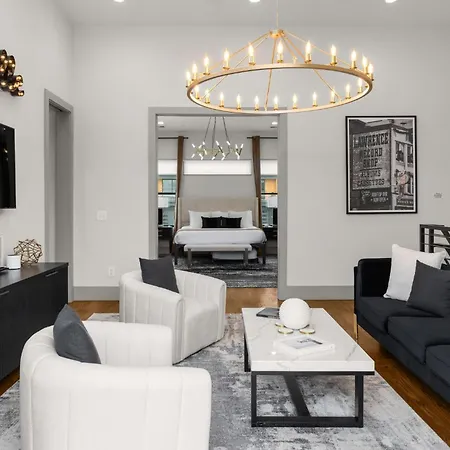 Luxe Getaway With Hot Tub Holiday home Nashville