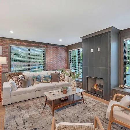 New 2 Luxe Townhomes With Rooftops Sleeps 24 Nashville