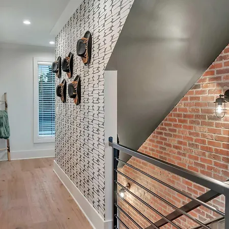 New 2 Luxe Townhomes With Rooftops Sleeps 24 Holiday home Nashville
