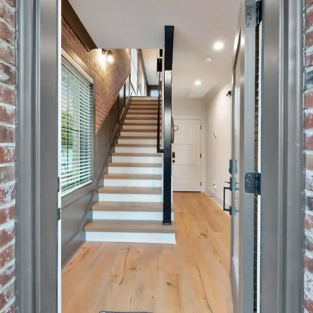 Holiday home New 2 Luxe Townhomes With Rooftops Sleeps 24 Nashville