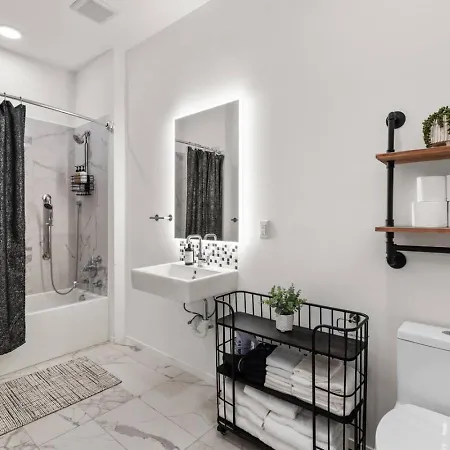 Apartment Lovely River View Walk To Downtown Has Garage And Balcony Nashville