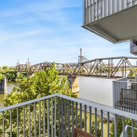 Apartment Lovely River View Walk To Downtown Has Garage And Balcony *