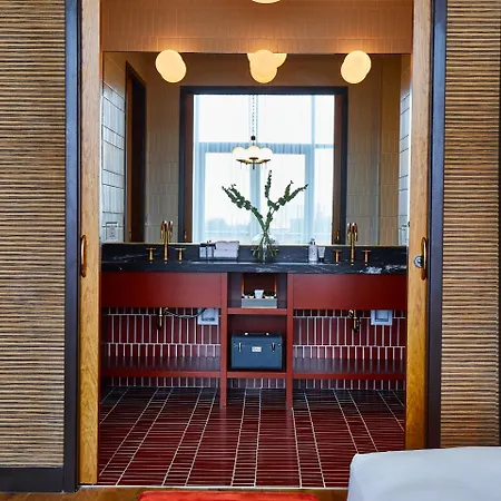 Fairlane Hotel