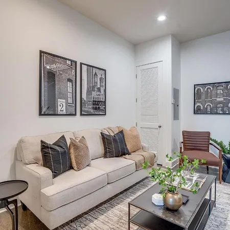 Lofts At 30th - Modern Life - Mins To Broadway Holiday home *