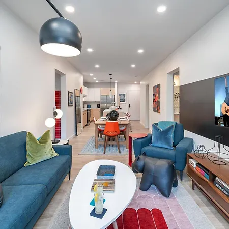Hyve-retro Modern-full Gym-walk To Broadway Holiday home