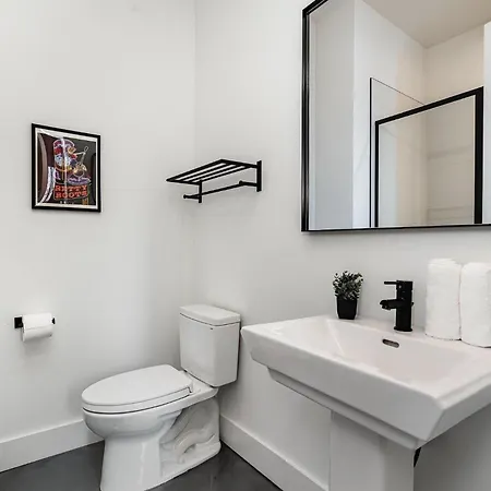Revival-rooftop Deck/hot Tub-mins To Broadway * Nashville