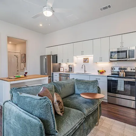 Acoustic Anthem-2 Units-pool & Gym-in Music Row *
