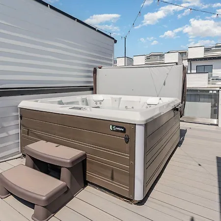Holiday home Rhythm Row - Rooftop Hot Tubs - Mins To Broadway Nashville