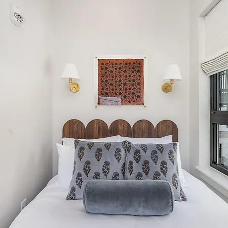 Acoustic Anthem-2 Units-pool & Gym-in Music Row Nashville