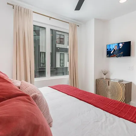 Holiday home Rhythm Row - Rooftop Hot Tubs - Mins To Broadway Nashville