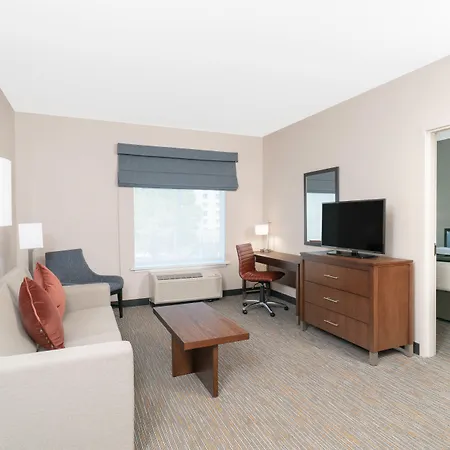 Hampton By Hilton Airport Century Place Hotel 3*